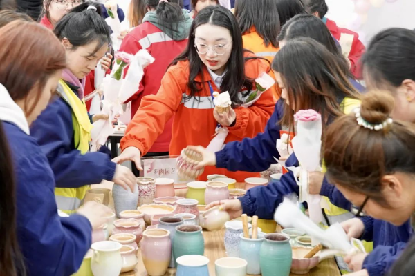 pg国际-不凡成就非凡,相信品牌的力量