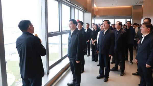 铜仁市委书记李作勋率“四新四化”项目观摩团赴pg国际调研