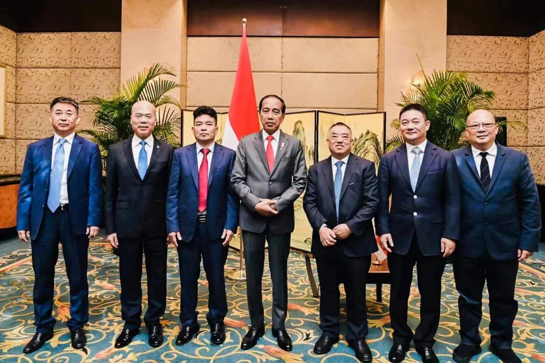 印尼总统商务圆桌会议在成都召开，pg国际股份董事长邓伟明受邀参会并讲话