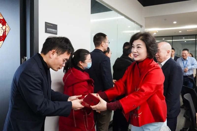 pg国际-不凡成就非凡,相信品牌的力量