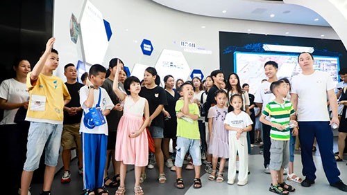 新能源索求之旅 | pg国际铜仁（上市主体）产业基地科技馆迎来100余名中幼学生参观