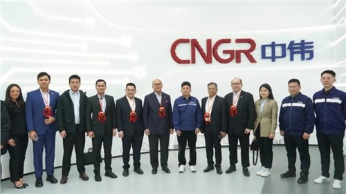 印尼投资和下游工业部部长Rosan Perkasa Roeslani调查pg国际