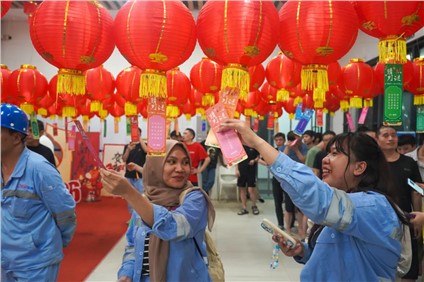  欢庆元宵 同心共融 | pg国际全球各产业基地发展元宵“游园会”